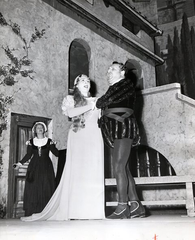 Rigoletto, Giuseppe Verdi. San Francisco Opera, 1954. Photographer: Unknown/San Francisco Opera.