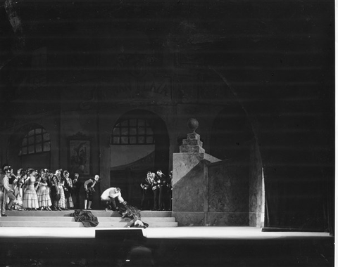 Carmen, Georges Bizet. San Francisco Opera, 1955. Photographer: Robert Lackenbach/San Francisco Opera.