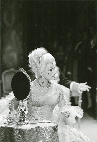 Manon Lescaut, Giacomo Puccini. San Francisco Opera, 1956. Photographer: Robert Lackenbach/San Francisco Opera.