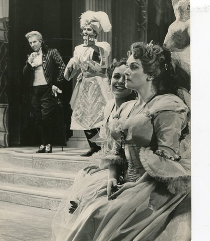 Così fan tutte, Wofgang Amadeus Mozart. San Francisco Opera, 1956. Photographer: Robert Lackenbach/San Francisco Opera.