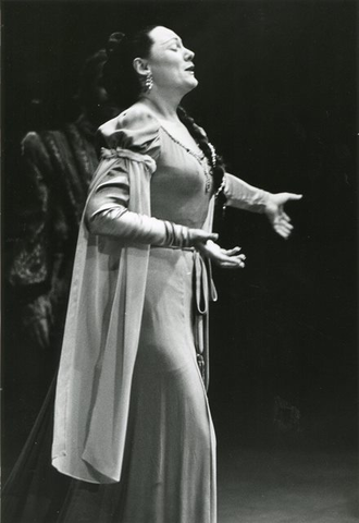 Simon Boccanegra, Giuseppe Verdi. San Francisco Opera, 1956. Photographer: Robert Lackenbach/San Francisco Opera.