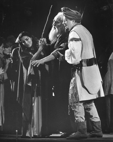 Turandot, Giacomo Puccini. San Francisco Opera, 1957. Photographer: Robert Lackenbach/San Francisco Opera.