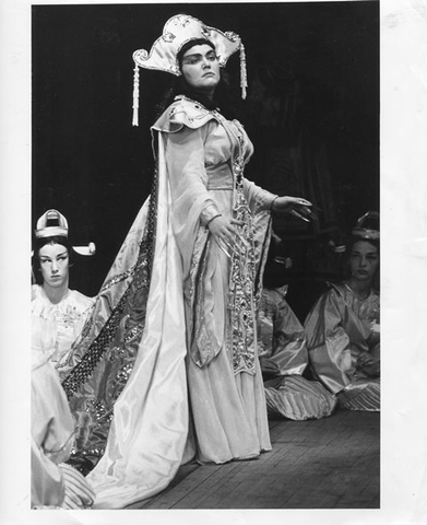 Turandot, Giacomo Puccini. San Francisco Opera, 1957. Photographer: Robert Lackenbach/San Francisco Opera.