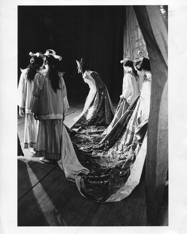 Turandot, Giacomo Puccini. San Francisco Opera, 1957. Photographer: Robert Lackenbach/San Francisco Opera.