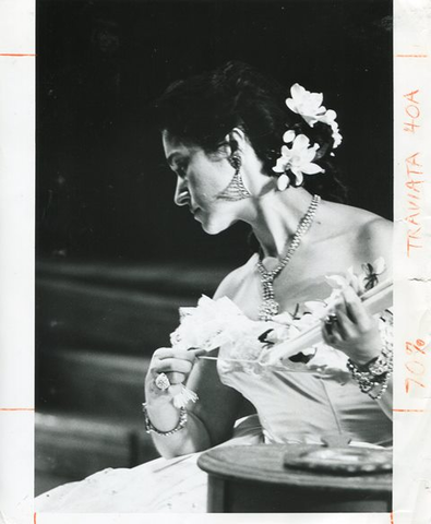 La Traviata, Giuseppe Verdi. San Francisco Opera, 1957. Photographer: Robert Lackenbach/San Francisco Opera.