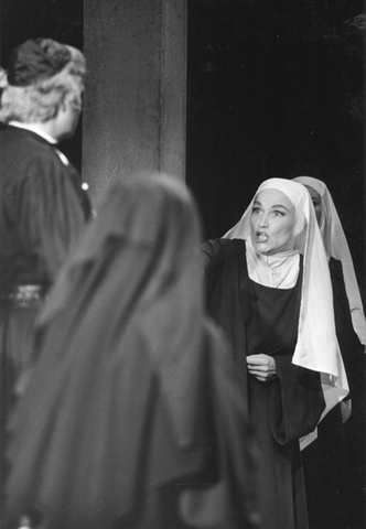 Dialogues des Carmélites, Francis Poulenc. San Francisco Opera, 1957. Photographer: Robert Lackenbach/San Francisco Opera.