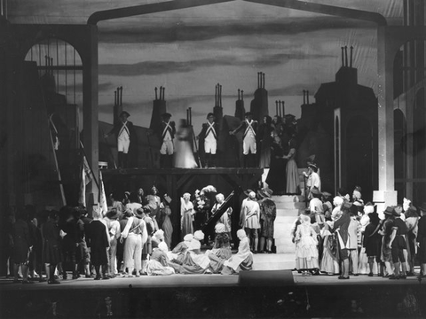 Dialogues des Carmélites, Francis Poulenc. San Francisco Opera, 1957. Photographer: Robert Lackenbach/San Francisco Opera.