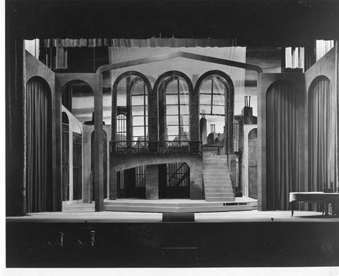 Dialogues des Carmélites, Francis Poulenc. San Francisco Opera, 1957. Photographer: Robert Lackenbach/San Francisco Opera.