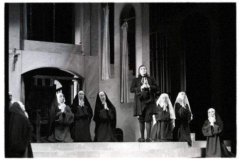 Dialogues des Carmélites, Francis Poulenc. San Francisco Opera, 1957. Photographer: Robert Lackenbach/San Francisco Opera.