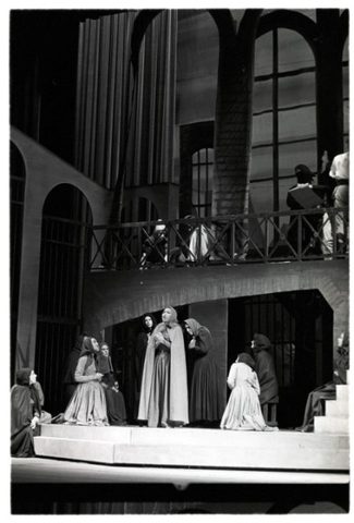 Dialogues des Carmélites, Francis Poulenc. San Francisco Opera, 1957. Photographer: Robert Lackenbach/San Francisco Opera.