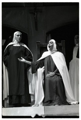 Dialogues des Carmélites, Francis Poulenc. San Francisco Opera, 1957. Photographer: Robert Lackenbach/San Francisco Opera.