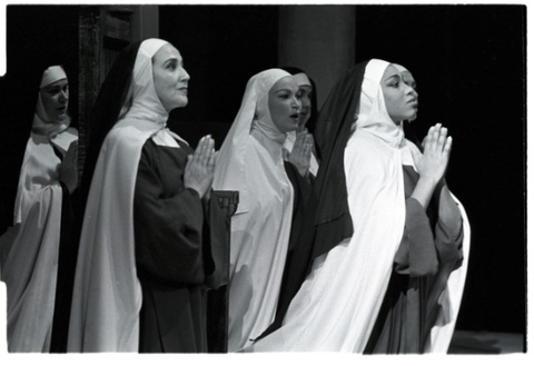 Dialogues des Carmélites, Francis Poulenc. San Francisco Opera, 1957. Photographer: Robert Lackenbach/San Francisco Opera.