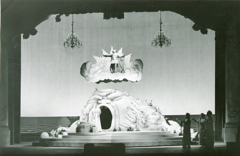 Ariadne auf Naxos, Richard Strauss. San Francisco Opera, 1957. Photographer: Robert Lackenbach/San Francisco Opera.