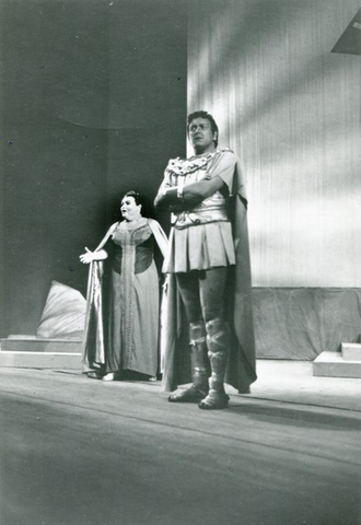 Médée, Luigi Cherubini. San Francisco Opera, 1958. Photographer: Bill Cogan/San Francisco Opera.