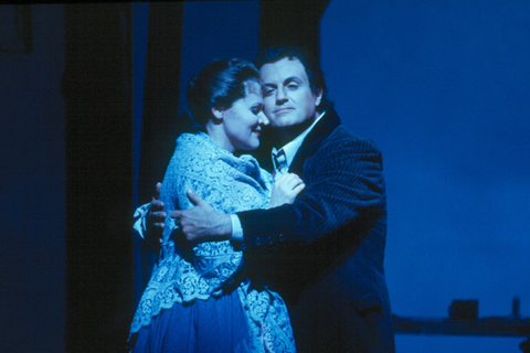 Elena Prokina (Mimì), Frank Lopardo (Rodolfo), La Bohème, Giacomo Pucinni. San Francisco Opera, 2003-04. Photographer: Ken Friedman/San Francisco Opera.