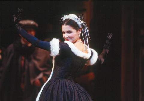 Anna Netrebko (Musetta), La Bohème, Giacomo Pucinni. San Francisco Opera, 2003-04. Photographer: Ken Friedman/San Francisco Opera.