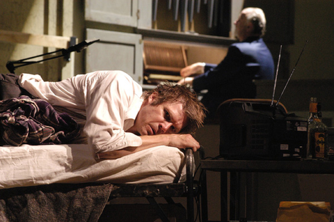 Rodney Gilfry (Faust), Chris Merritt (Mephistopheles), Doktor Faust, Ferruccio Busoni. San Francisco Opera, 2003-04. Photographer: Larry Merkle/San Francisco Opera.