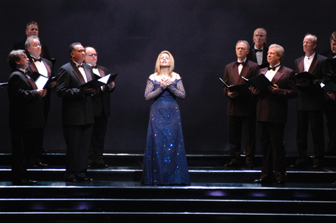 Renée Fleming, Chorus, Renée Fleming Gala Concert. San Francisco Opera, 2004-05. Photographer: Larry Merkle/San Francisco Opera.