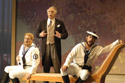 Paul Groves (Ferrando), Richard Stilwell (Don Alfonso), Hanno Mϋller-Brachmann (Guglielmo), Così fan tutte, Wolfgang Amadeus Mozart. San Francisco Opera, 2004-05. Photographer: Ken Friedman/San Francisco Opera.