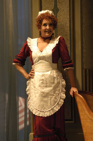 Frederica von Stade (Despina), Così fan tutte, Wolfgang Amadeus Mozart. San Francisco Opera, 2004-05. Photographer: Larry Merkle/San Francisco Opera.