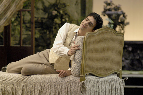 Rolando Villazón (Alfredo), La Traviata, Giuseppe Verdi. San Francisco Opera, 2004-05. Photographer: Larry Merkle/San Francisco Opera.