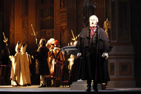 Mark Delavan (Scarpia), Supernumeraries, Tosca, Giacomo Puccini. San Francisco Opera, 2004-05. Photographer: Larry Merkle/San Francisco Opera.