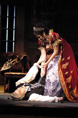 Carol Vaness (Tosca), Mark Delavan (Scarpia), Tosca, Giacomo Puccini. San Francisco Opera, 2004-05. Photographer: Larry Merkle/San Francisco Opera.