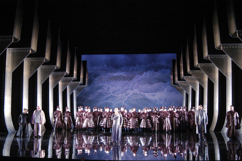 Susan Gorton (Mary), Walter Fink (Daland), Nina Stemme (Senta), Juha Uusitalo (The Dutchman), Christopher Ventris (Erik), Chorus, Der Fliegende Holländer, Richard Wagner. San Francisco Opera, 2004-05. Photographer: Larry Merkle/San Francisco Opera.