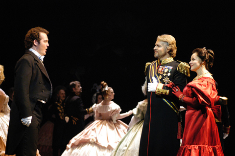 Russell Braun (Onegin), Gustav Andreassen (Prince Gremin), Elena Prokina (Tatyana), Ensemble, Eugene Onegin, Pyotr Ilyich Tchaikovsky. San Francisco Opera, 2004-05. Photographer: Larry Merkle/San Francisco Opera.