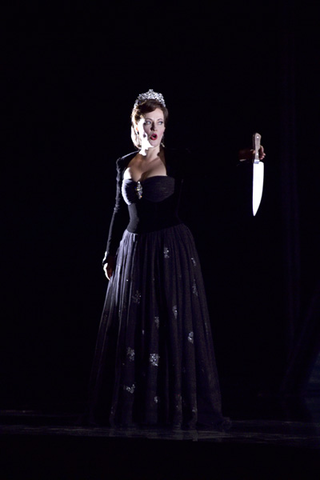 Catherine Naglestad (Rodelinda), Rodelinda, George Frideric Handel. San Francisco Opera, 2005-06. Photographer: Terrence McCarthy/San Francisco Opera.