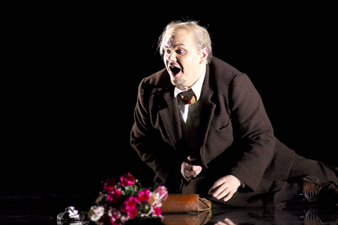 Gerald Thompson (Unulfo), Rodelinda, George Frideric Handel. San Francisco Opera, 2005-06. Photographer: Terrence McCarthy/San Francisco Opera.