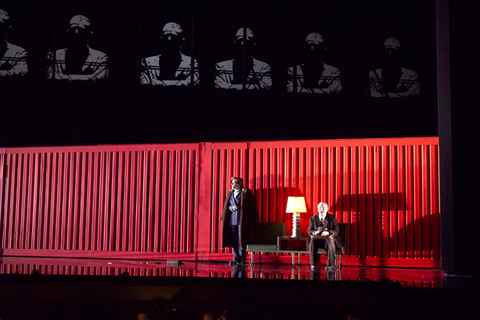 Phyllis Pancella (Eduige), Gerald Thompson (Unulfo), Rodelinda, George Frideric Handel. San Francisco Opera, 2005-06. Photographer: Terrence McCarthy/San Francisco Opera.