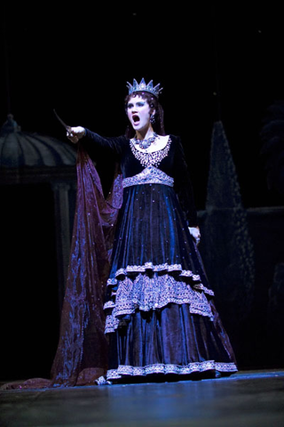 Jane Archibald (Queen of the Night), Die Zauberflote, Wolfgang Amadeus Mozart. San Francisco Opera 2005-06. Photographer: Terrence McCarthy/San Francisco Opera.