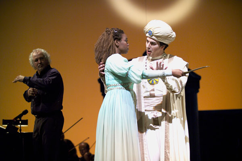 Kimwana Doner (Pamina), Joshua Bloom (Sarastro), Donald Runnicles (Conductor), Die Zauberflote, Wolfgang Amadeus Mozart. San Francisco Opera 2005-06. Photographer: Terrence McCarthy/San Francisco Opera.