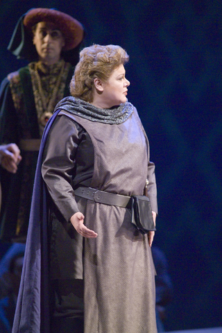 Dolora Zajick (Joan of Arc), Orleanskaya Dyeva, Pyotr Ilyich Tchaikovsky. San Francisco Opera, 2005-06. Photographer: Terrence McCarthy/San Francisco Opera.