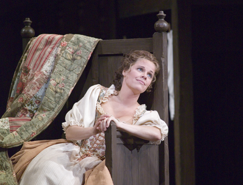 Camilla Tilling (Susanna), Le Nozze di Figaro, Wolfgang Amadeus Mozart. San Francisco Opera, 2005-06. Photographer: Terrence McCarthy/San Francisco Opera.