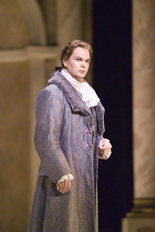 Marcus Haddock (Riccardo), Un Ballo in Maschera, Giuseppe Verdi. San Francisco Opera, 2006-07. Photographer: Terrence McCarthy/San Francisco Opera.