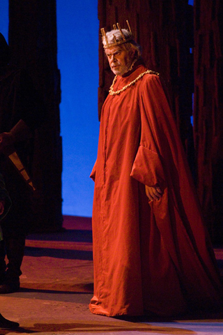 Kristinn Sigmundsson (King Marke), Tristan und Isolde, Richard Wagner. San Francisco Opera, 2006-07. Photographer: Terrence McCarthy/San Francisco Opera.