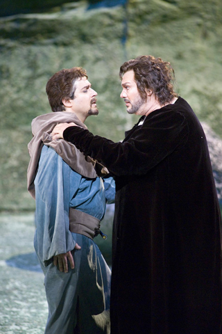 Boaz Daniel (Kurwenal), Thomas Moser (Tristan), Tristan und Isolde, Richard Wagner. San Francisco Opera, 2006-07. Photographer: Terrence McCarthy/San Francisco Opera.