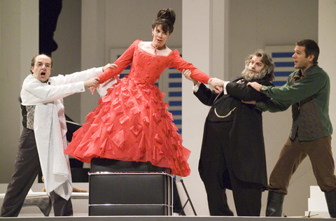 Bruno de Simone (Doctor Bartolo), Allyson McHardy (Rosina), John Osborn (Count Almaviva), Nathan Gunn (Figaro), Il Barbiere di Siviglia, Gioachino Rossini. San Francisco Opera, 2006-07. Photographer: Terrence McCarthy/San Francisco Opera.