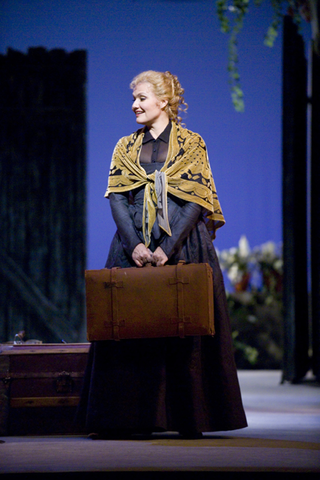 Karita Mattila (Manon), Manon Lescaut, Giacomo Puccini. San Francisco Opera, 2006-07. Photographer: Terrence McCarthy/San Francisco Opera.