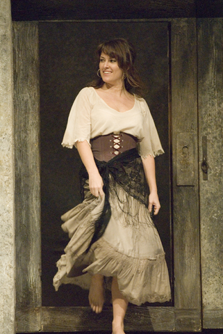 Kate Aldrich (Carmen), Carmen, Georges Bizet. San Francisco Opera, 2006-07. Photographer: Kristen Loken/San Francisco Opera.