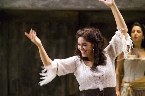 Hadar Halevy (Carmen), Carmen, Georges Bizet. San Francisco Opera, 2006-07. Photographer: Terrence McCarthy/San Francisco Opera.