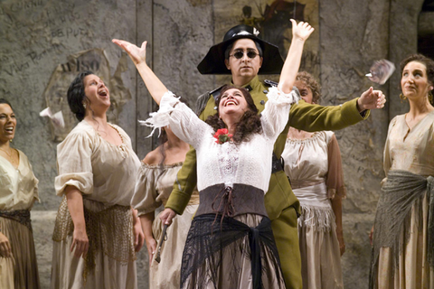 Hadar Halevy (Carmen), Ricardo Herrera (Zuniga), Chorus, Carmen, Georges Bizet. San Francisco Opera, 2006-07. Photographer: Terrence McCarthy/San Francisco Opera.