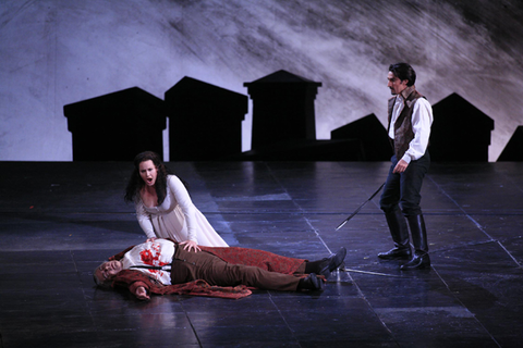 Elza van den Heever (Donna Anna), Kristinn Sigmundsson (Commendatore), Charles Castronovo (Don Ottavio), Don Giovanni, Wolfgang Amadeus Mozart. San Francisco Opera, 2006-07. Photographer: John Lee/San Francisco Opera.