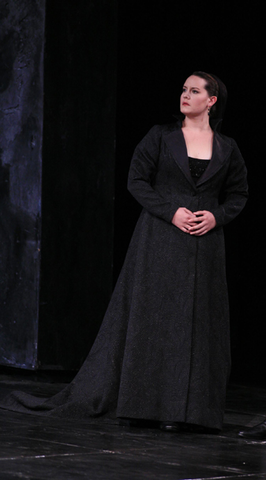 Elza van den Heever (Donna Anna), Don Giovanni, Wolfgang Amadeus Mozart. San Francisco Opera, 2006-07. Photographer: John Lee/San Francisco Opera.