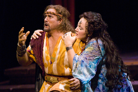 Clifton Forbis (Samson), Olga Borodina (Dalila), Samson et Dalila, Camille Saint-Saëns. San Francisco Opera, 2007-08. Photographer: Terrence McCarthy/San Francisco Opera.