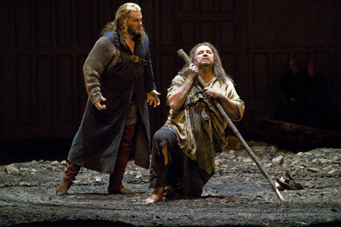 James Rutherford (Wolfram), Peter Seiffert (Tannhäuser), Tannhäuser, Richard Wagner. San Francisco Opera, 2007-08. Photographer: Terrence McCarthy/San Francisco Opera.