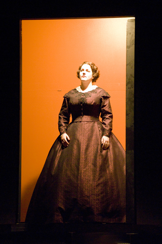 Rhoslyn Jones (Julia Grant), Appomattox, Philip Glass. San Francisco Opera, 2007-08. Photographer: Terrence McCarthy/San Francisco Opera.