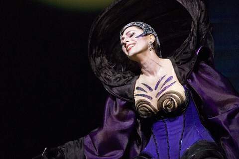 Erika Miklósa (Queen of the Night), Die Zauberflöte, Wolfgang Amadeus Mozart. San Francisco Opera, 2007-08. Photographer: Terrence McCarthy/San Francisco Opera.